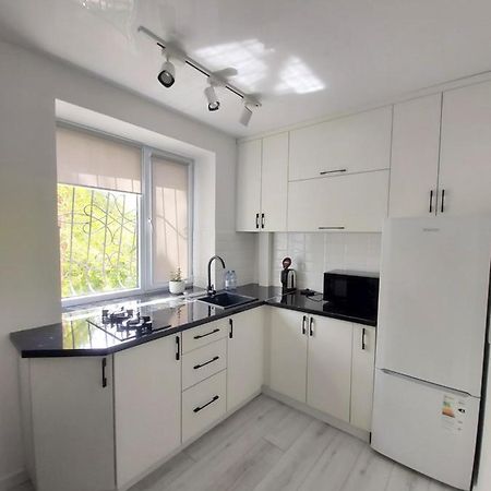2-Х Комнатная Квартира Taraz Esterno foto