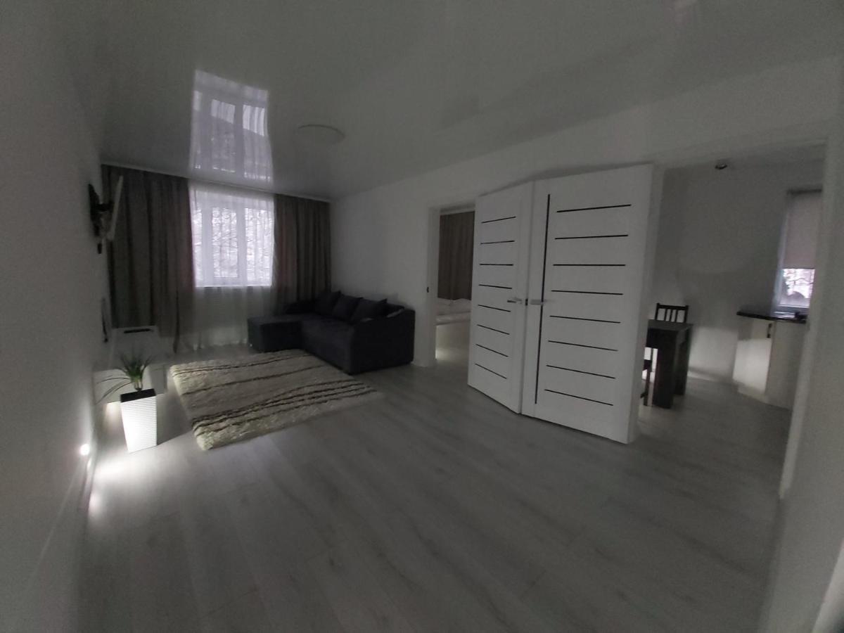 2-Х Комнатная Квартира Taraz Esterno foto