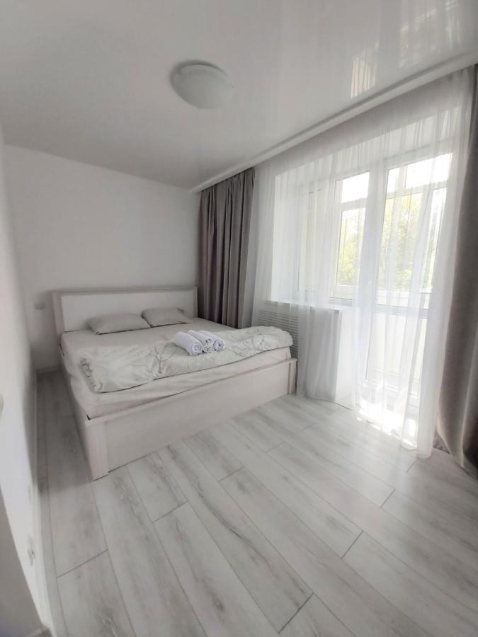 2-Х Комнатная Квартира Taraz Esterno foto